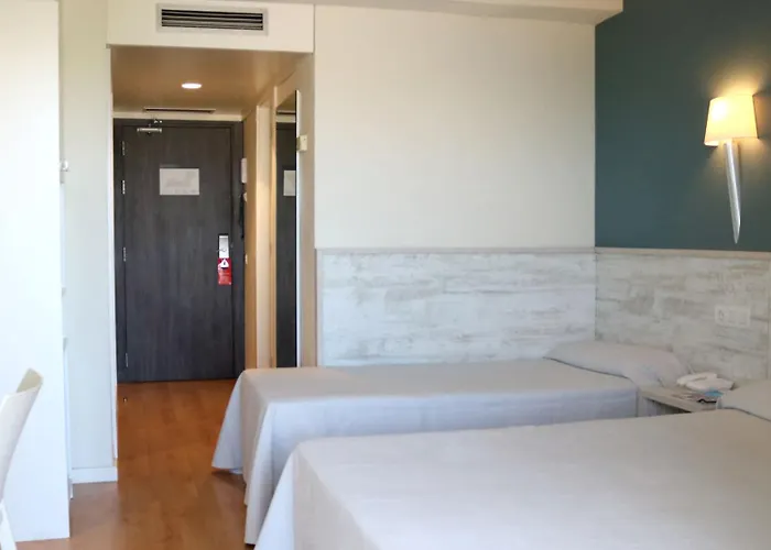 多内尔海滩黄金酒店 酒店 4*