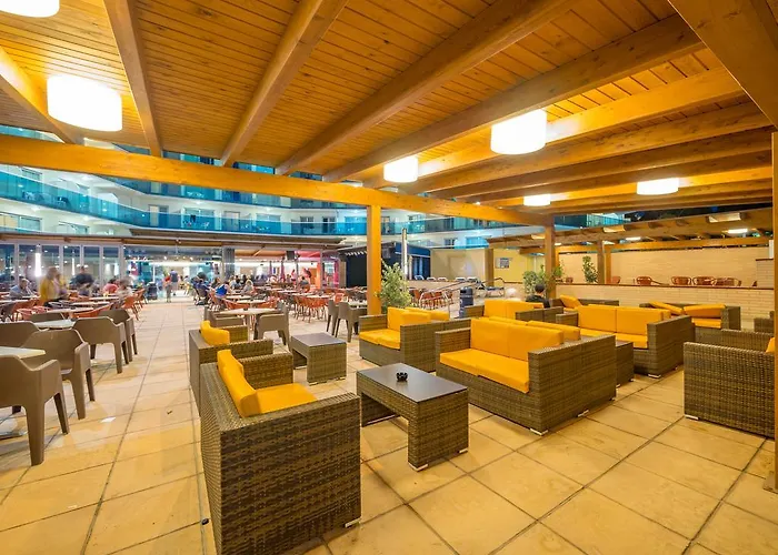 多内尔海滩黄金酒店 酒店